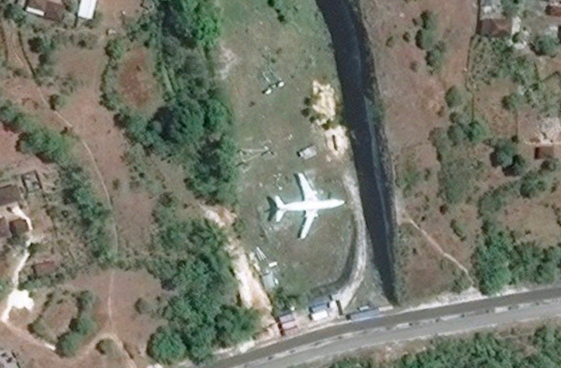 Μυστήριο με άθικτο αεροπλάνο στη μέση της ζούγκλας στο Μπαλί (pics) - Φωτογραφία 4