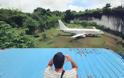 Μυστήριο με άθικτο αεροπλάνο στη μέση της ζούγκλας στο Μπαλί (pics) - Φωτογραφία 1