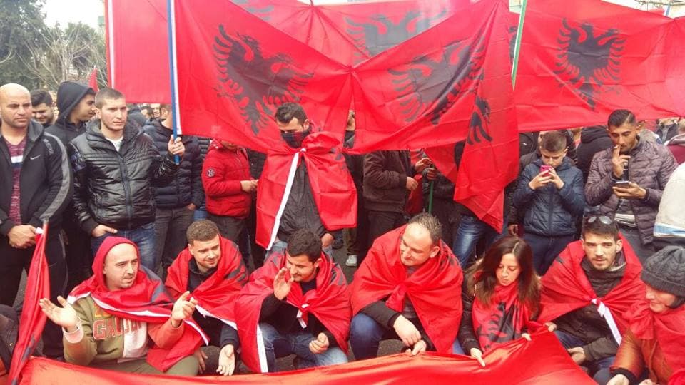 Αλβανία: Συγκέντρωση πρόκληση από τους «Τσάμηδες» - Απαιτούν συγγνώμη από την Ελλάδα! - Φωτογραφία 3
