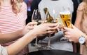 Η κατανάλωση αλκοόλ βοηθά τη μακροζωία, σύμφωνα με έρευνα