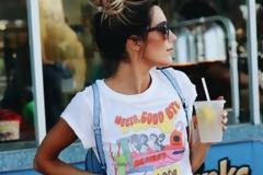 Φόρεσε ένα t-shirt: 10 τρόποι που θα σε αναδείξουν σε σταρ της μόδας! [photos]