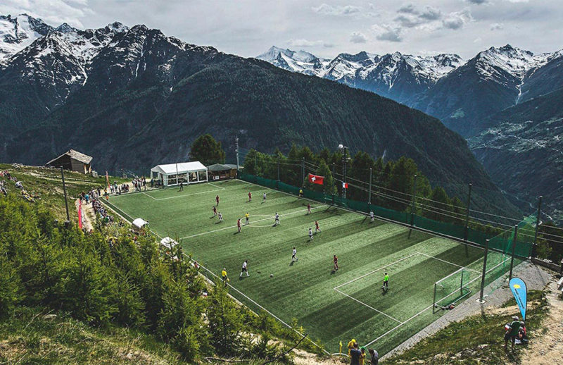 Τα 10 πιο περίεργα γήπεδα ποδοσφαίρου στον κόσμο - Φωτογραφία 10