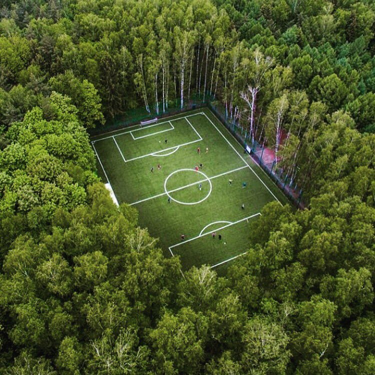 Τα 10 πιο περίεργα γήπεδα ποδοσφαίρου στον κόσμο - Φωτογραφία 5