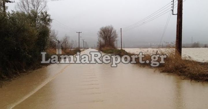 Μάχη με τα χιόνια σε όλη την Ελλάδα: Πού απαγορεύεται η κυκλοφορία και πού χρειάζονται αλυσίδες - Φωτογραφία 4