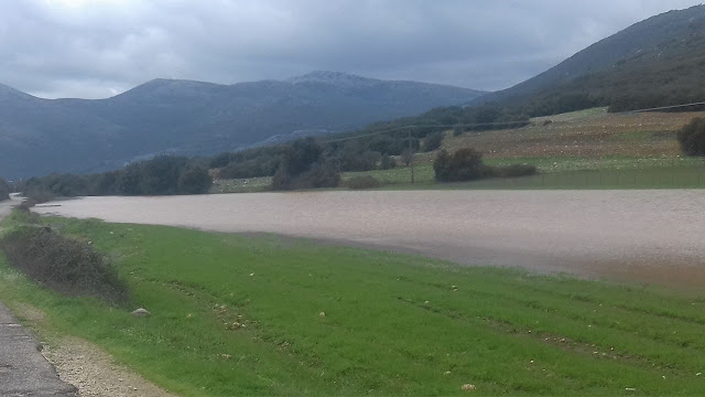 Πλημμύρισαν τα χωράφια στον ΑΕΤΟ Ξηρομέρου από την κακοκαιρία! - Φωτογραφία 14
