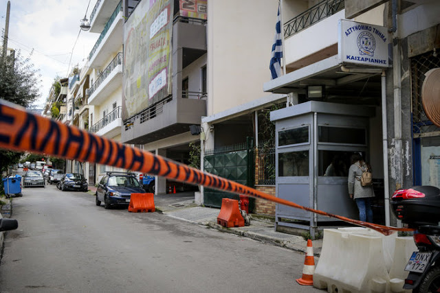 Σχετικά για την επίθεση με χειροβομβίδα στο ΑΤ Καισαριανής που είχε και τραυματία - Τι λένε οι αστυνομικοί [Βίντεο] - Φωτογραφία 2