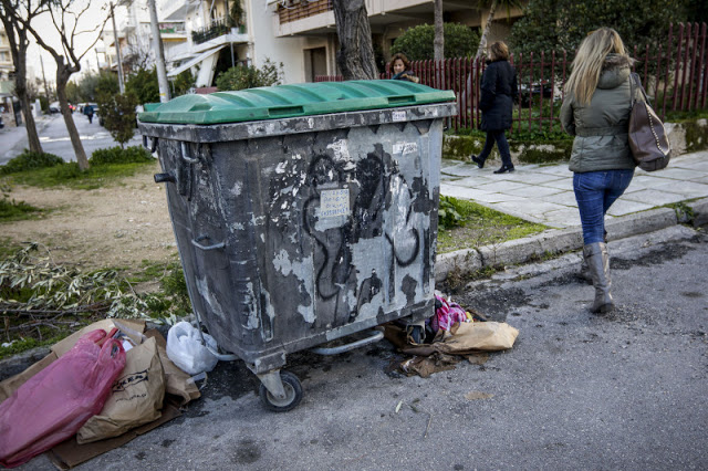 Ασύλληπτη κτηνωδία –Νεκρό βρέφος μέσα σε σκουπίδια στην Πετρούπολη [Βίντεο] - Φωτογραφία 2