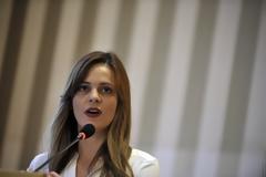Αχτσιόγλου: Πολύ σημαντικό να προχωρήσουμε σε αύξηση του κατώτατου μισθού