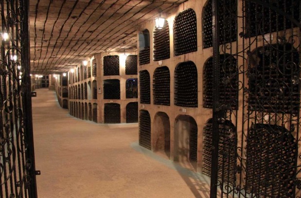 Η υπόγεια πόλη με τα 1,5 εκατομμύρια μπουκάλια κρασιού - Φωτογραφία 3