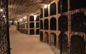 Η υπόγεια πόλη με τα 1,5 εκατομμύρια μπουκάλια κρασιού - Φωτογραφία 3