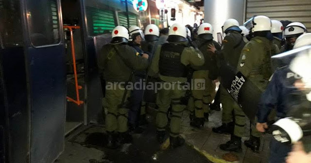 Αστυνομικοί β' κατηγορίας 11 ώρες στο πόδι για την περιοδεία του πρωθυπουργού - Φωτογραφία 1