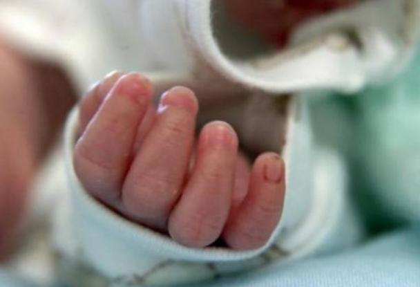 Απόλυτη φρίκη: Το νεκρό μωρό είχε στραγγαλιστεί - Σοκάρει η ιατροδικαστική έκθεση - Φωτογραφία 1