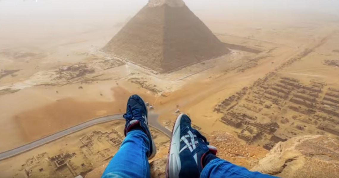 Ανέβηκε παράνομα στην κορυφή της Πυραμίδας της Γκίζας! [video] - Φωτογραφία 1