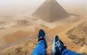 Ανέβηκε παράνομα στην κορυφή της Πυραμίδας της Γκίζας! [video]