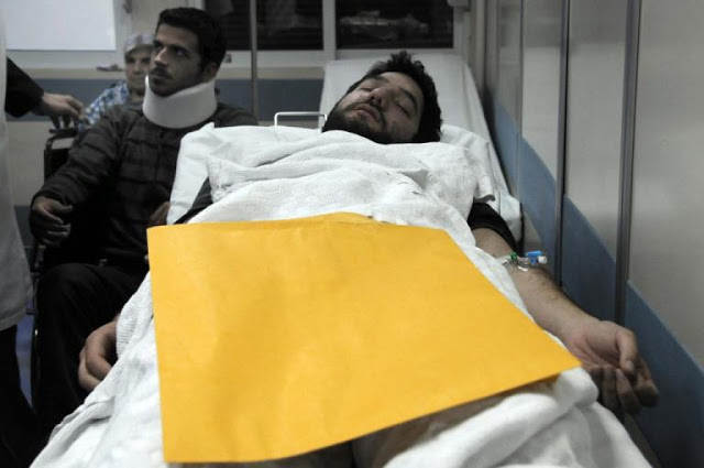 Ποιος είναι ο Νάσος Ηλιόπουλος που αντικαθιστά την Αντωνοπούλου - Όταν ο Τσίπρας τον είχε επισκεφθεί στο νοσοκομείο μετά από επεισόδια [photos] - Φωτογραφία 2