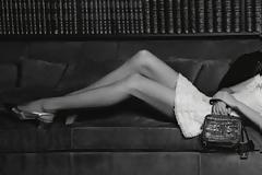 Η Kaia Gerber ποζάρει για τον οίκο Chanel