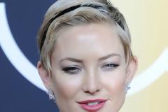 Το αγαπημένο hair accessory των celebrities που χρειάζεστε στη ζωή σας
