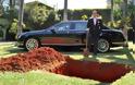 Πλούσιος Βραζιλιάνος έθαψε μια Bentley - Ο λόγος; Δεν θα τον πιστεύετε... [photos] - Φωτογραφία 3