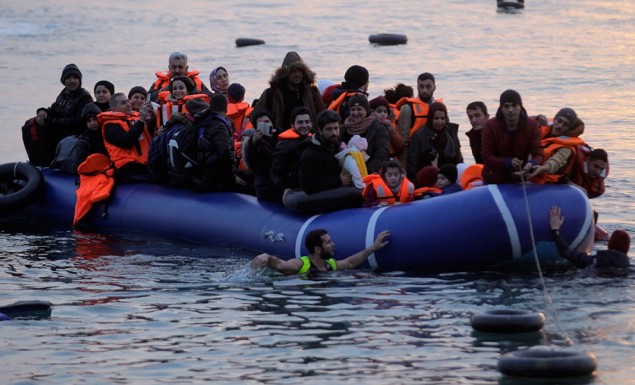 Σχεδόν 1.000 λαθρομετανάστες πέρασαν στα νησιά του Β. Αιγαίου τον Φεβρουάριο - Φωτογραφία 1