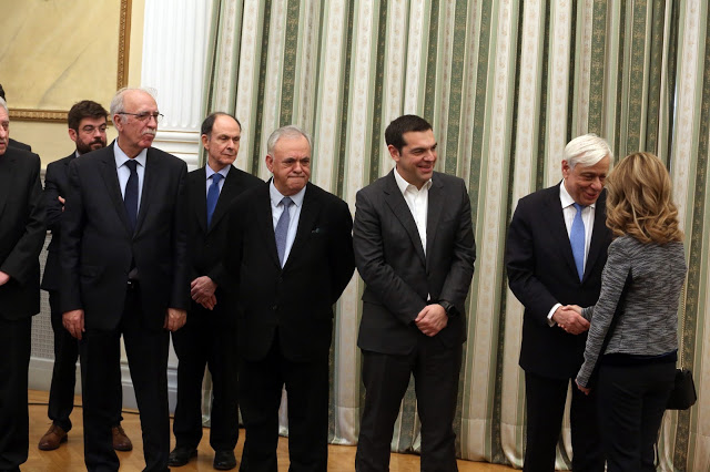 Ορκίστηκαν τα νέα μέλη της κυβέρνησης (ΦΩΤΟ) - Φωτογραφία 3