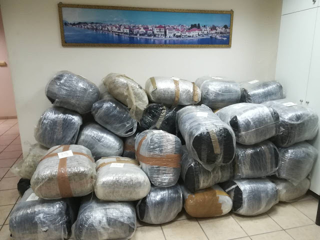 Θεσπρωτία: 424 κιλά κάνναβης στη ‘’φάκα’’ της ΕΛ.ΑΣ. (φωτογραφίες) - Φωτογραφία 1