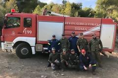 Επιχείρηση ανάσυρσης τής μοτοσικλέτας και των αντικειμένων του αστυνομικού που έχασε τη ζωή του στο Λαύριο