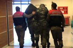 Τουρκικό σόου με την μεταφορά των Ελλήνων στρατιωτικών στο δικαστήριο (βίντεο & φωτογραφίες)