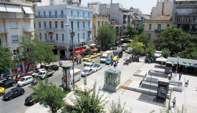 Έγκλημα στο κέντρο της Αθήνας: Δολοφονήθηκε νεαρός αλλοδαπός στην πλατεία Βικτωρίας - Φωτογραφία 1