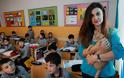 Αυτός ο γάτος υιοθετήθηκε από την τρίτη τάξη δημοτικού της Σμύρνης και κάνει μάθημα μαζί με τα παιδιά - Φωτογραφία 3