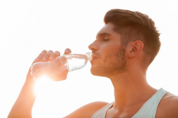 Τι παθαίνεις όταν πίνεις υπερβολικά πολύ νερό; - Φωτογραφία 1