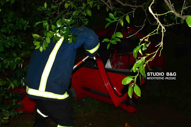 Αργολίδα: Τροχαίο με τραυματία μια νεαρή κοπέλα στον κόμβο Παναριτίου (φωτογραφίες) - Φωτογραφία 5