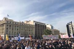 Σε εξέλιξη το συλλαλητήριο για τα Θρησκευτικά στα Προπύλαια