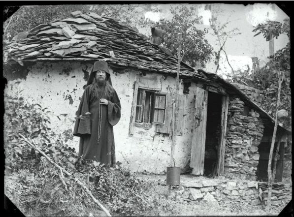 Οι 12 Αόρατοι μοναχοί του Αγίου Όρους - Ποιο είναι; - Τι λέει η παράδοση... [photos] - Φωτογραφία 3