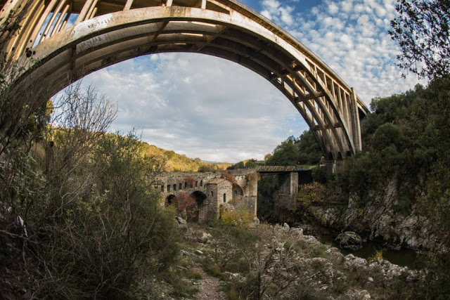 Ποιο είναι το γεφύρι που απεικονίζεται στο ιστορικό πεντοχίλιαρο; [photos] - Φωτογραφία 4
