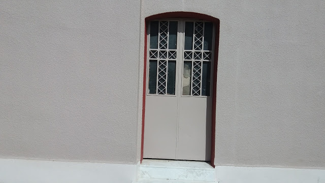 Στόχος διαρρηκτών η εκκλησία Καλυβίων - Φωτογραφία 2