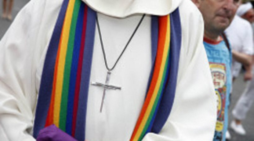 Νέο σκάνδαλο στην Καθολική Εκκλησία: Ζιγκολό «κάρφωσε» τη διπλή ζωή 40 γκέι κληρικών - Φωτογραφία 1