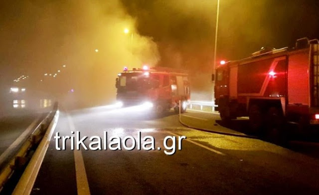 Πύρινη κόλαση: Φορτηγό λαμπάδιασε στην Ε.Ο. Λάρισας-Τρικάλων [photos+video] - Φωτογραφία 3