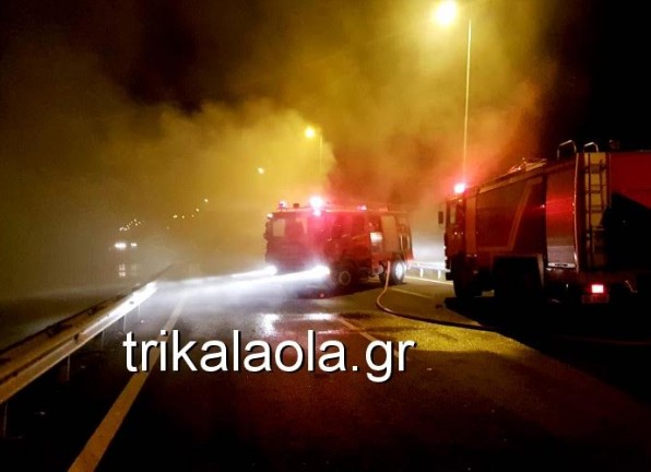 Πύρινη κόλαση: Φορτηγό λαμπάδιασε στην Ε.Ο. Λάρισας-Τρικάλων [photos+video] - Φωτογραφία 8