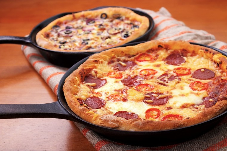 Πίτσα στο τηγάνι έχετε ξαναφάει; Και είναι έτοιμη μόνο σε 15 λεπτά! - Φωτογραφία 1