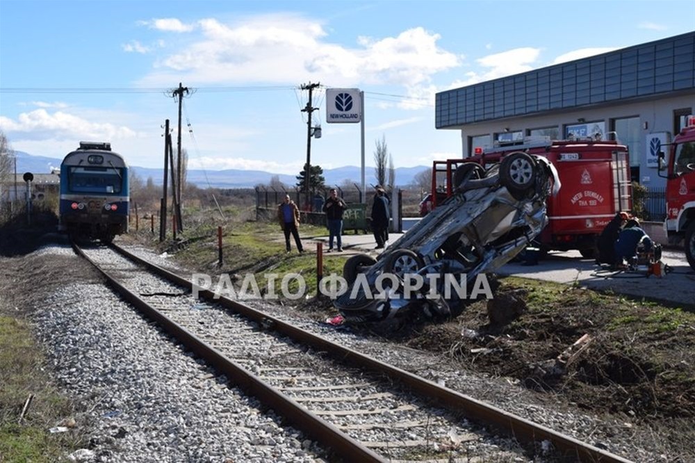 Τρένο με κατεύθυνση Θεσσαλονίκη συγκρούστηκε με ΙΧ-Δύο τραυματίες στο νοσοκομείο - Φωτογραφία 2