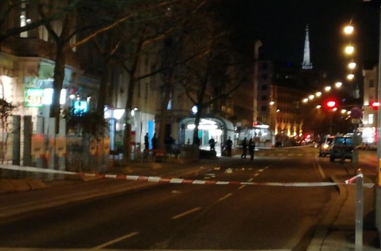 Επίθεση με μαχαίρι στη Βιέννη - Τρία άτομα σε σοβαρή κατάσταση - Φωτογραφία 9