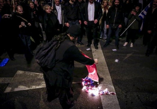 Πρόεδρος του ακροδεξιού BBP: «Η τουρκική σημαία θα κυματίσει ξανά στον ουρανό της Αθήνας»! - Φωτογραφία 2