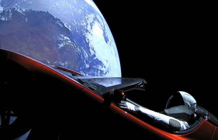 Απειλή για τον Κόκκινο Πλανήτη το Tesla Roadster μέσα στον πύραυλο της Space X - Φωτογραφία 1