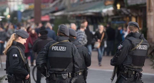 Γερμανία: Συνελήφθη 17χρονος  Ιρακινός που σχεδίαζε επιθέσεις σε Γερμανία και Βρετανία - Φωτογραφία 1