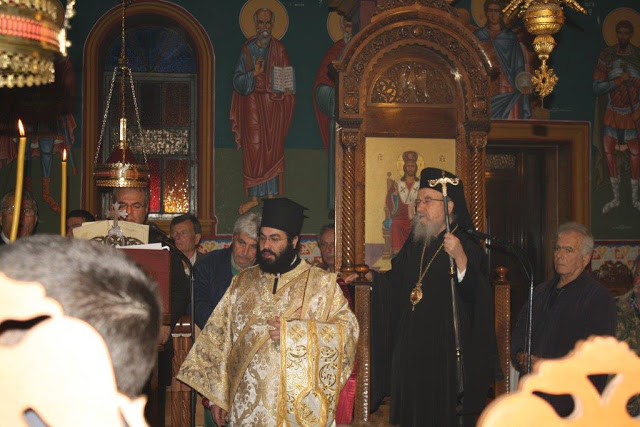 Η Γ΄ Στάση των Χαιρετισμών στον ΑΓΙΟ ΝΙΚΟΛΑΟ ΒΟΝΙΤΣΑΣ. Ο Μητροπολίτης μας κκ. Κοσμάς χειροθέτησε σε Οικονόμο και Πνευματικό τον Εφημέριο της Ενορίας π.Αλέξανδρο Διγενή! - Φωτογραφία 9