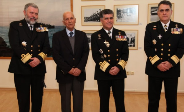 Μία φωτογραφία τεσσάρων ναυάρχων και δύο αρχηγών - Φωτογραφία 2