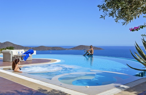 Ελληνικές βίλες με απίστευτη θέα από την πισίνα - Φωτογραφία 2