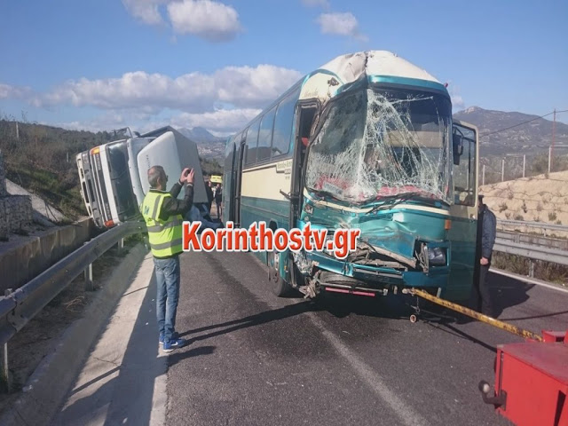 Πελοπόννησος: Τροχαίο στην Κορίνθου Τρίπολης με 3 τραυματίες – Σύγκρουση λεωφορείου με φορτηγό - Φωτογραφία 2