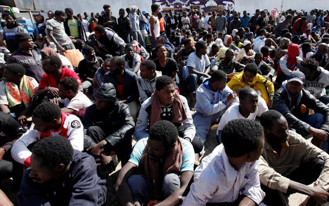 Σκληραίνουν τα μέτρα της Κομισιόν στις τρίτες χώρες που δεν δέχονται τον επαναπατρισμό «μεταναστών» - Φωτογραφία 1
