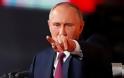 Ρωσία: Τέσσερις μέρες πριν τις εκλογές, ο Πούτιν επισκέπτεται την Κριμαία